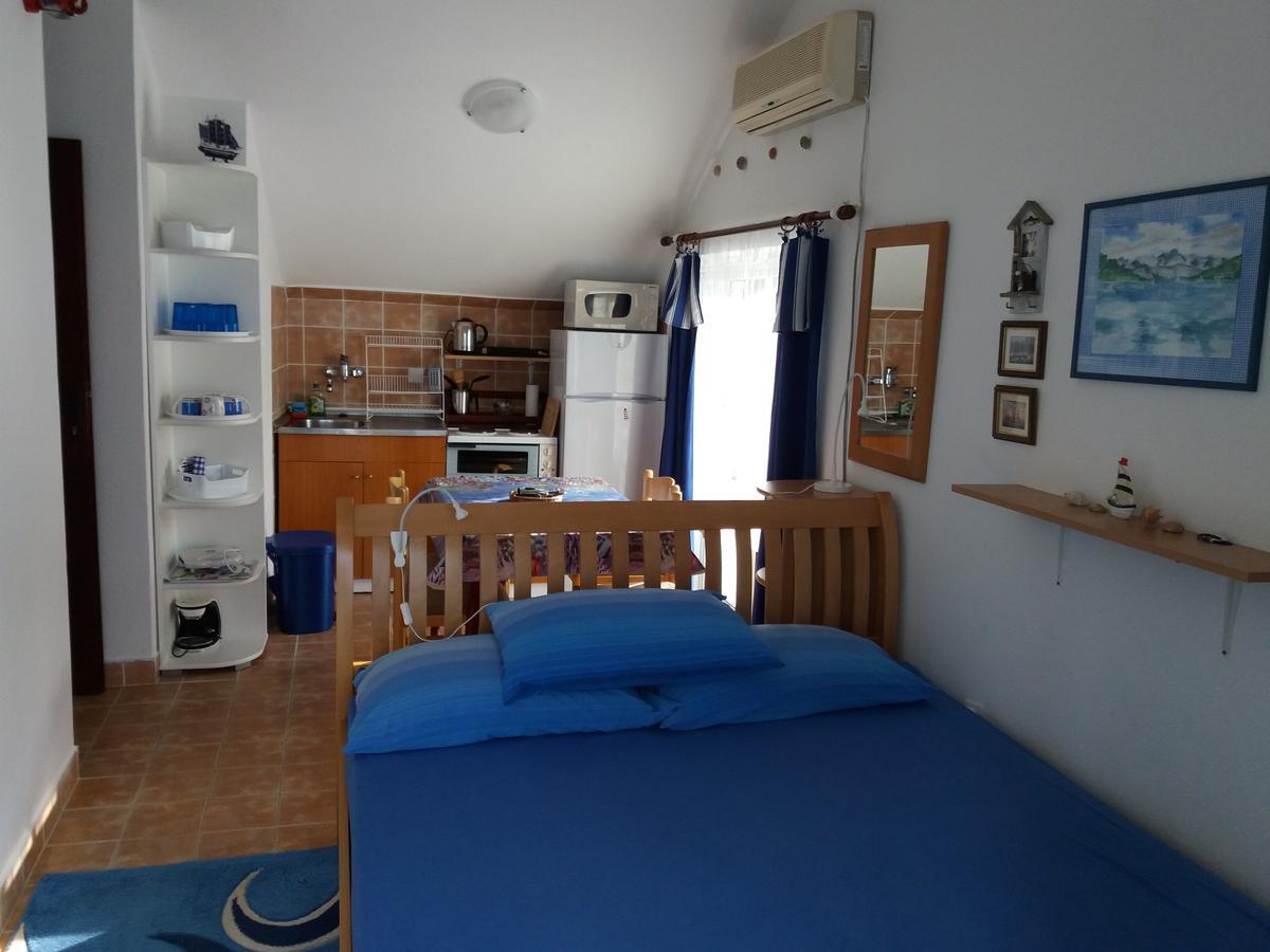 Apartment "I Love Njivice" Херцег-Нови Экстерьер фото